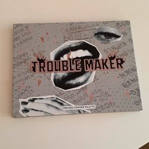 BNIB Colourpop trouble maker pallette